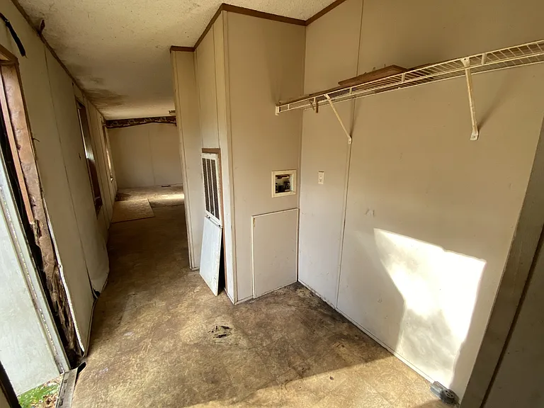 1233 Suncrest Cir — Photo 10