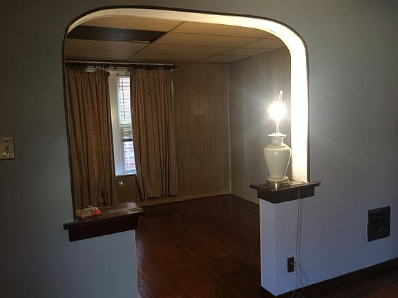 4th image of 3933 California Ave