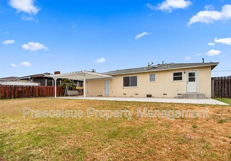 626 Brightwood Ave — Photo 13
