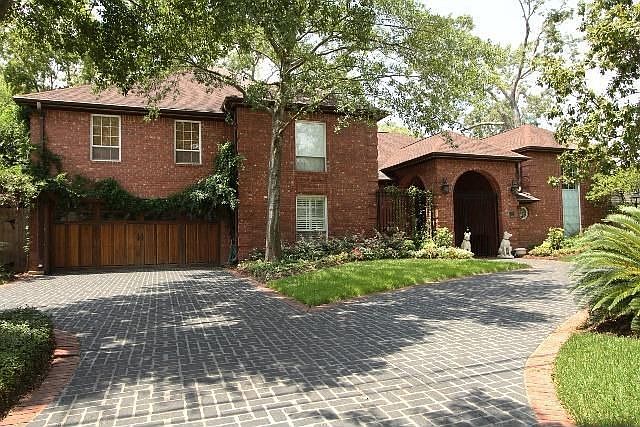 1st image of 215 Glenwood Dr