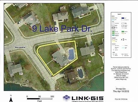 1st image of 9 Lake Park Dr