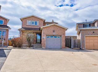 39 Regis Ct, Hamilton, ON L8E 4M8