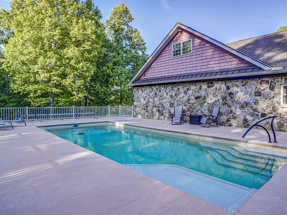 25th image of 167 Tailwater Rd