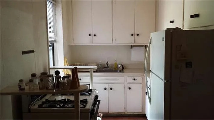 Sold by R New York | media 32