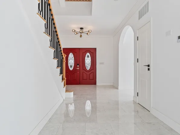 4 Angelas Place image 2 of 63