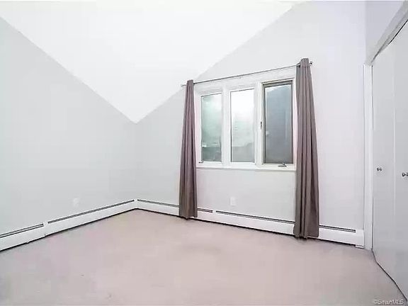 5th image of 7 Staunton Ct