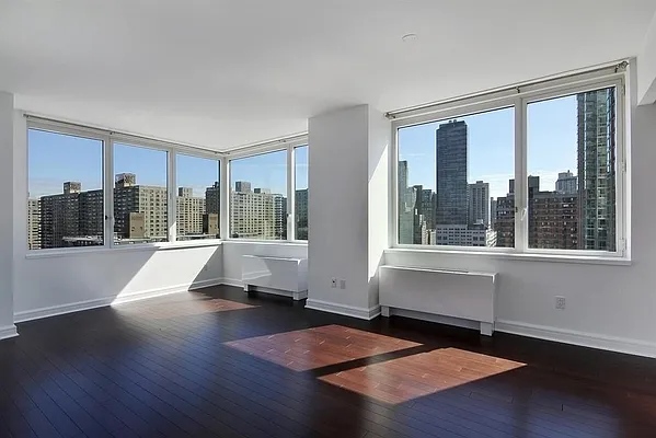 Rented by Level Group | media 1