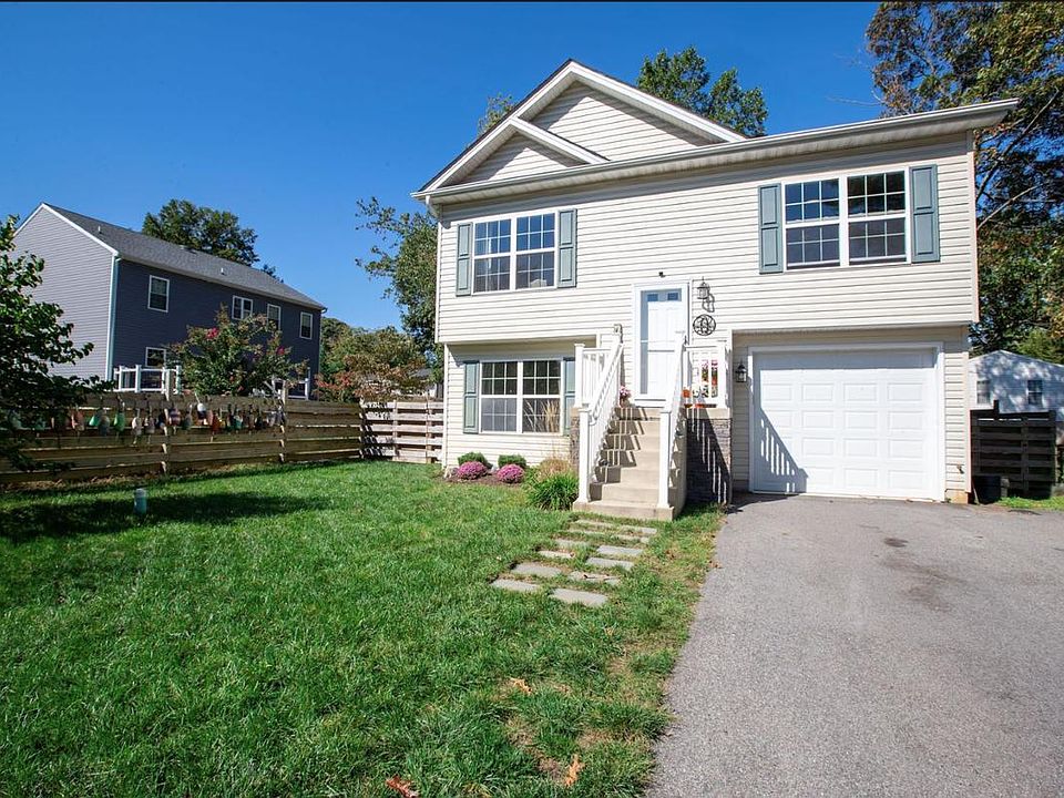 1st image of 740 Bennett Pl