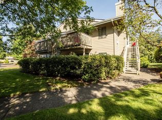 1943 Lake Isle Dr, Eugene, OR