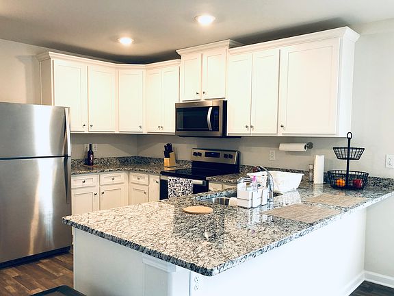 2nd image of 593 Belcaro Dr