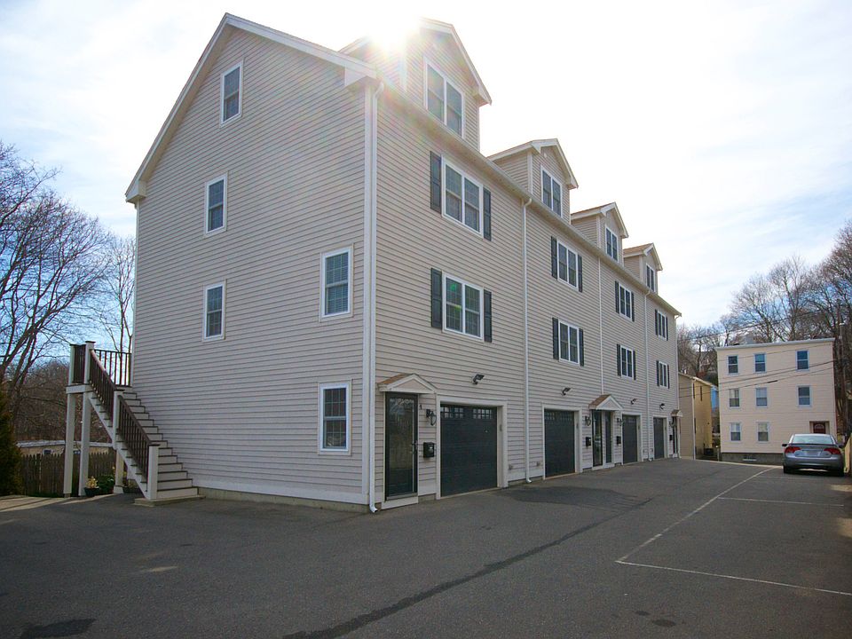 1st image of 18 Putnam St #2