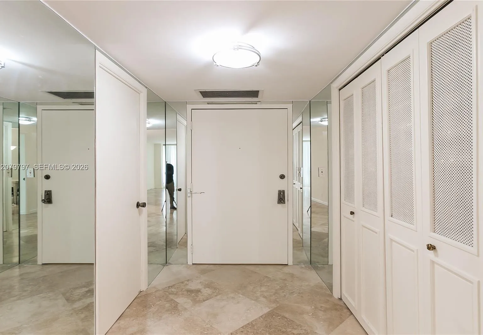 Point Of Americas Condo — Photo 3
