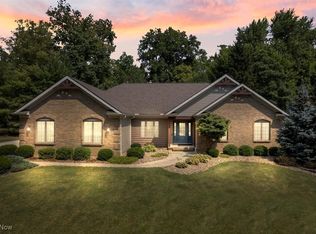6829 Meadowood Dr, Medina, OH 44256