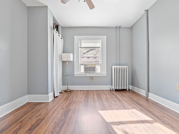 3rd image of 417 McCartney St #1