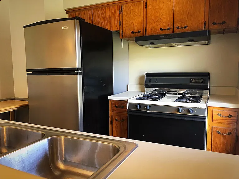 6907 Isabelle Dr — Photo 5