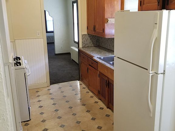 5th image of 2623 Knox Ave N