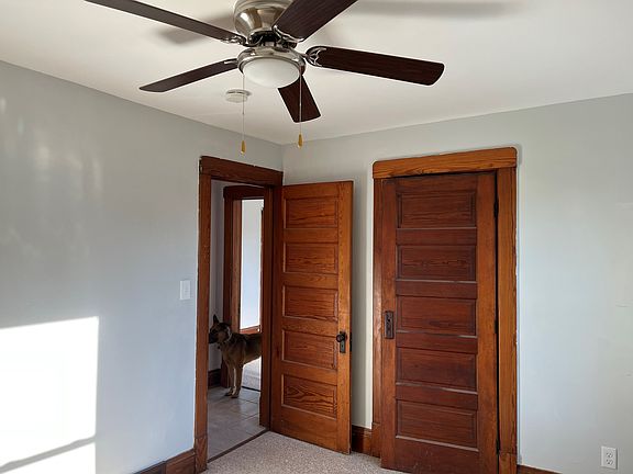 5th image of 608 E Cady St