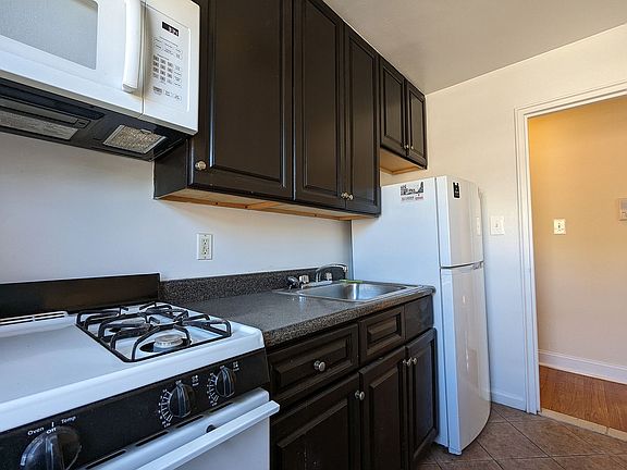5th image of 21-11 27th St #2