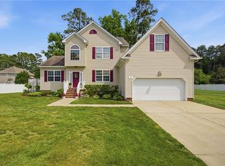 3 Volunteer Trl, Poquoson, VA 23662