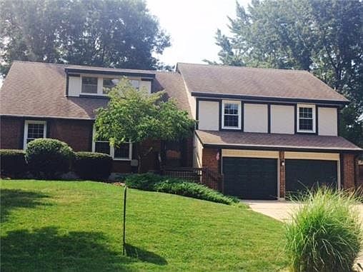 1st image of 304 SE Mount Vernon Dr