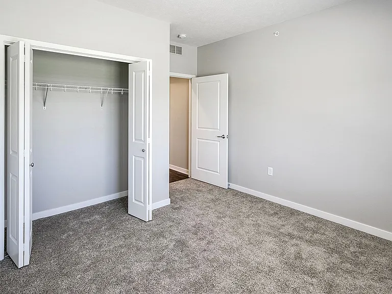 Deerfield Apartments & Chateaus — Photo 39
