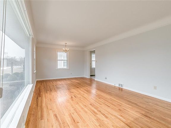 3rd image of 30161 Truman Ave