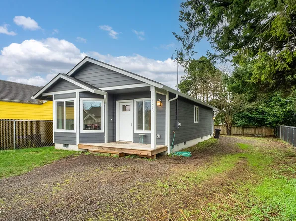 2213 10th St, Tillamook, OR 97141