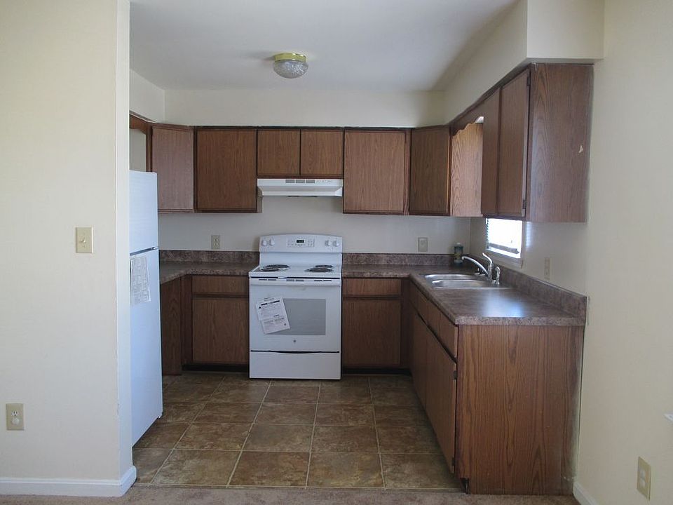 2nd image of 136 E Evans St