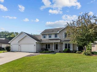 2051 Hidden Creek Rd, Neenah, WI 54956
