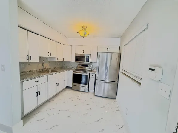 1650 NW 52nd Ave, Lauderhill, FL 33313