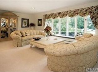 1 Cedarfield Ter, Saint James, NY 11780