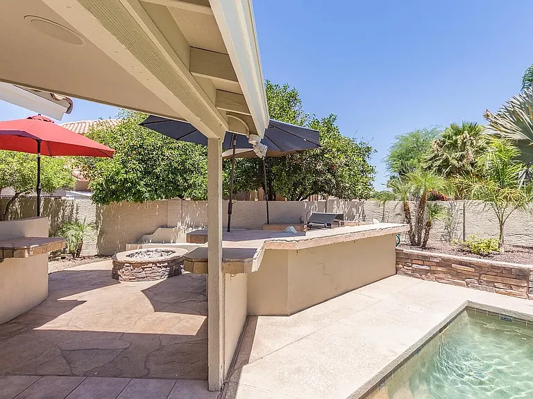 1211 E Drake Dr — Photo 8