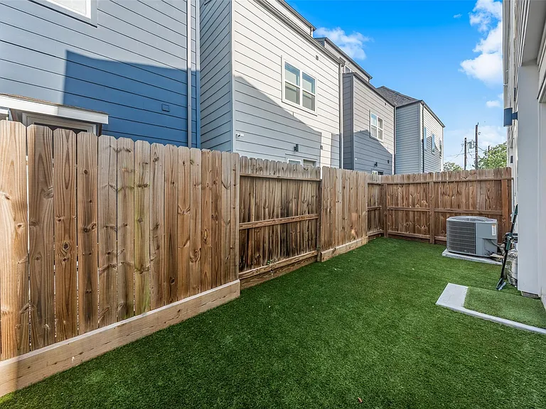 412 Neyland St #C — Photo 3