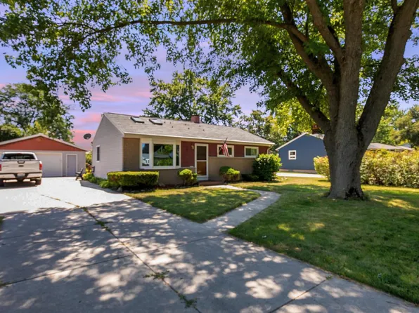 3401 East Bonnie DRIVE, Oak Creek, WI 53154