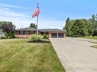 354 Westwood Rd, Lancaster, NY 14086
