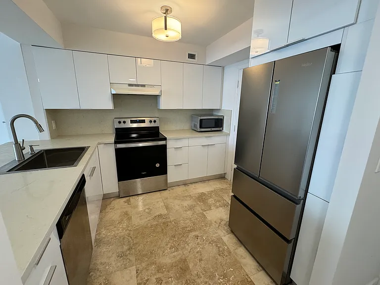 5 Island Ave #15K — Photo 14