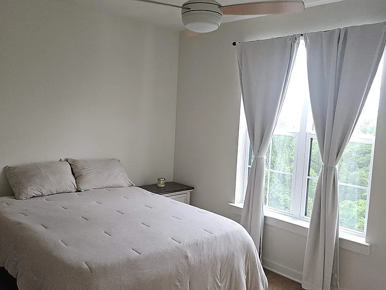 600 E Trinity Ln #114 — Photo 2