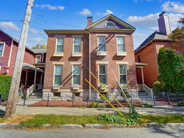 216 Brown St #216 — Photo 14