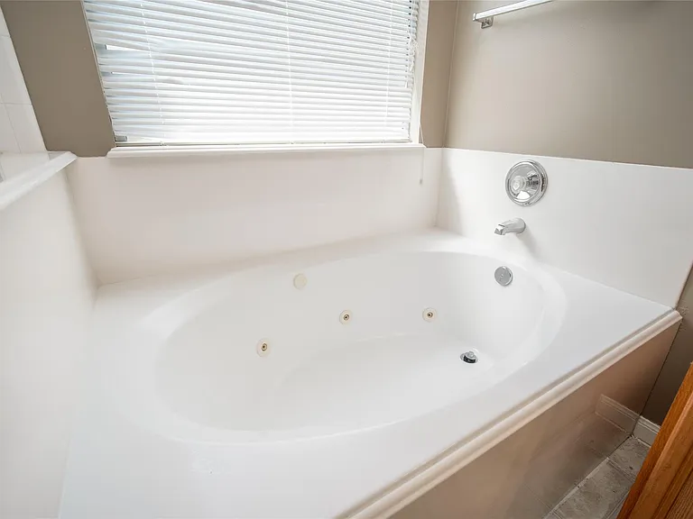 17219 Lilac Vale Ct — Photo 22
