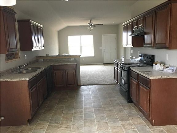 5th image of 4310 SW Gallatine Ave
