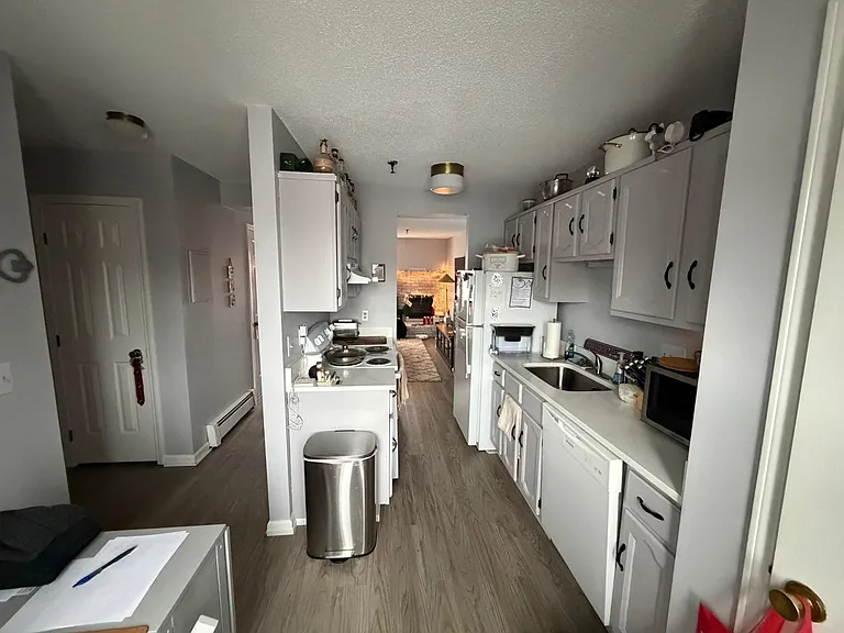 678 Savin Ave #2E — Photo 6