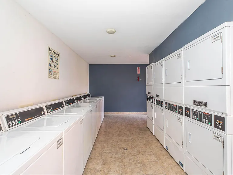 Capewood Apartments — Photo 13