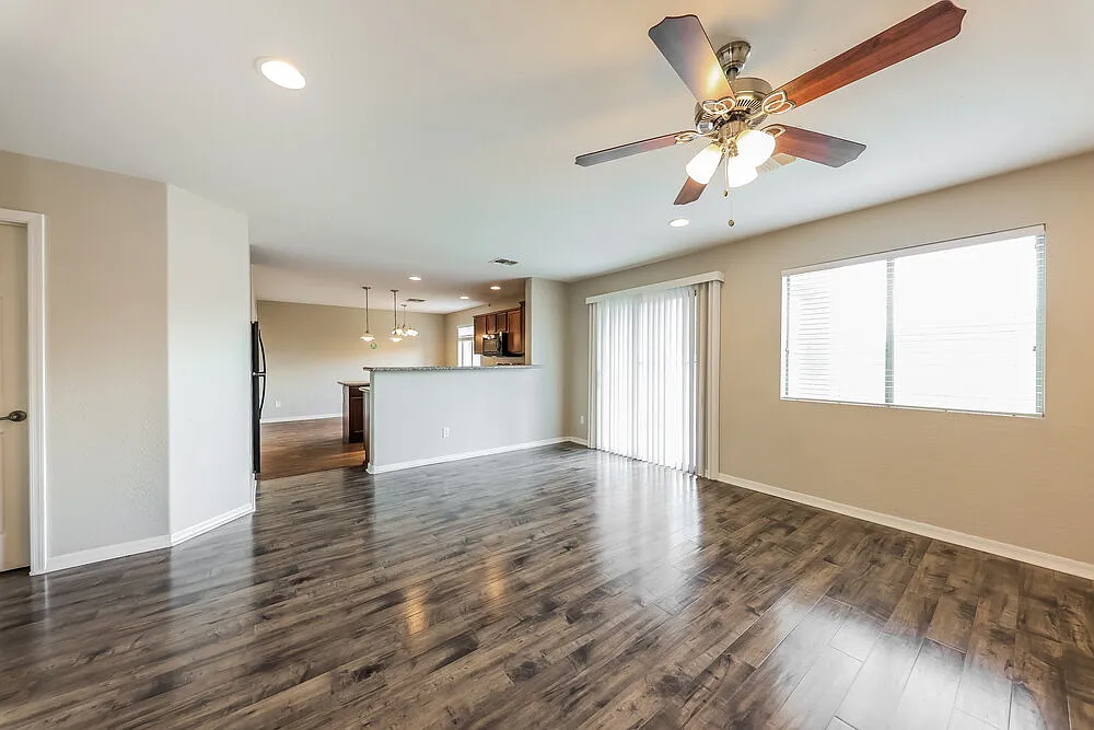 3 bed, 2.5 bath, 2178 sqft, $2,640 — Photo 4