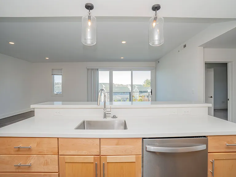 Riverside Village Apartments — Photo 104