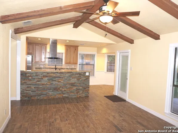 7634 Susan Elaine St, San Antonio, TX 78240