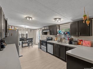 129 Kothmann Rd, La Vernia, TX 78121