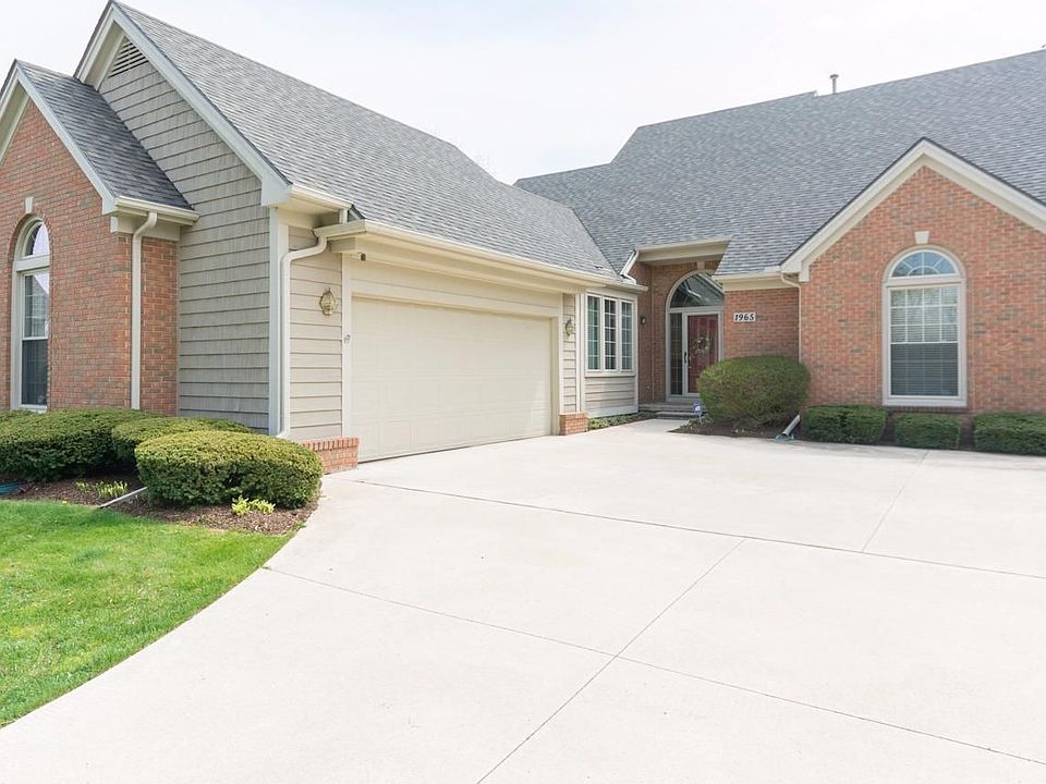 1st image of 1965 Stonebridge Dr N #20