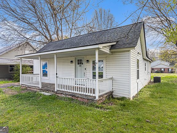 3rd image of 19 Walnut St