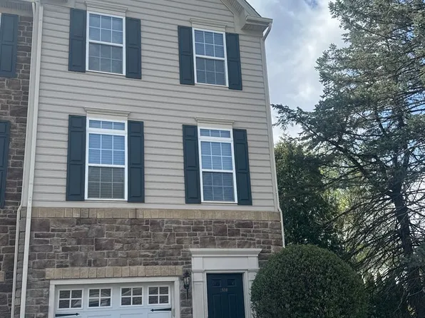 1600 Oakridge Ln, Hellertown, PA 18055