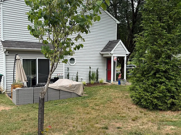 110 Birdwood Ct — Photo 5
